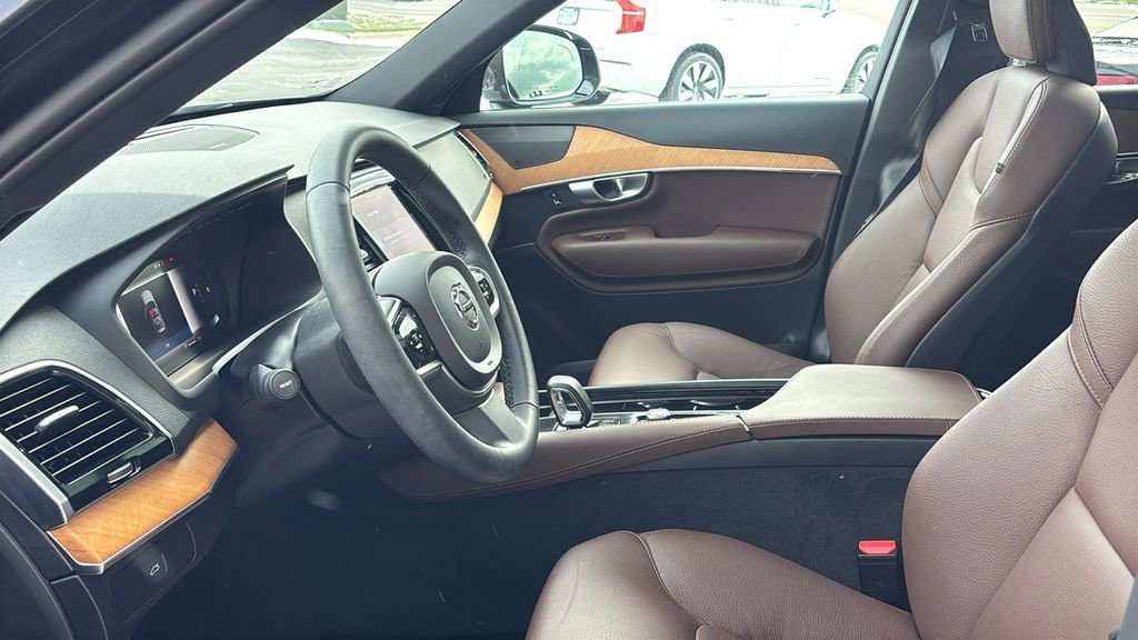 Used 2024 Volvo XC90 B6 Plus image 26