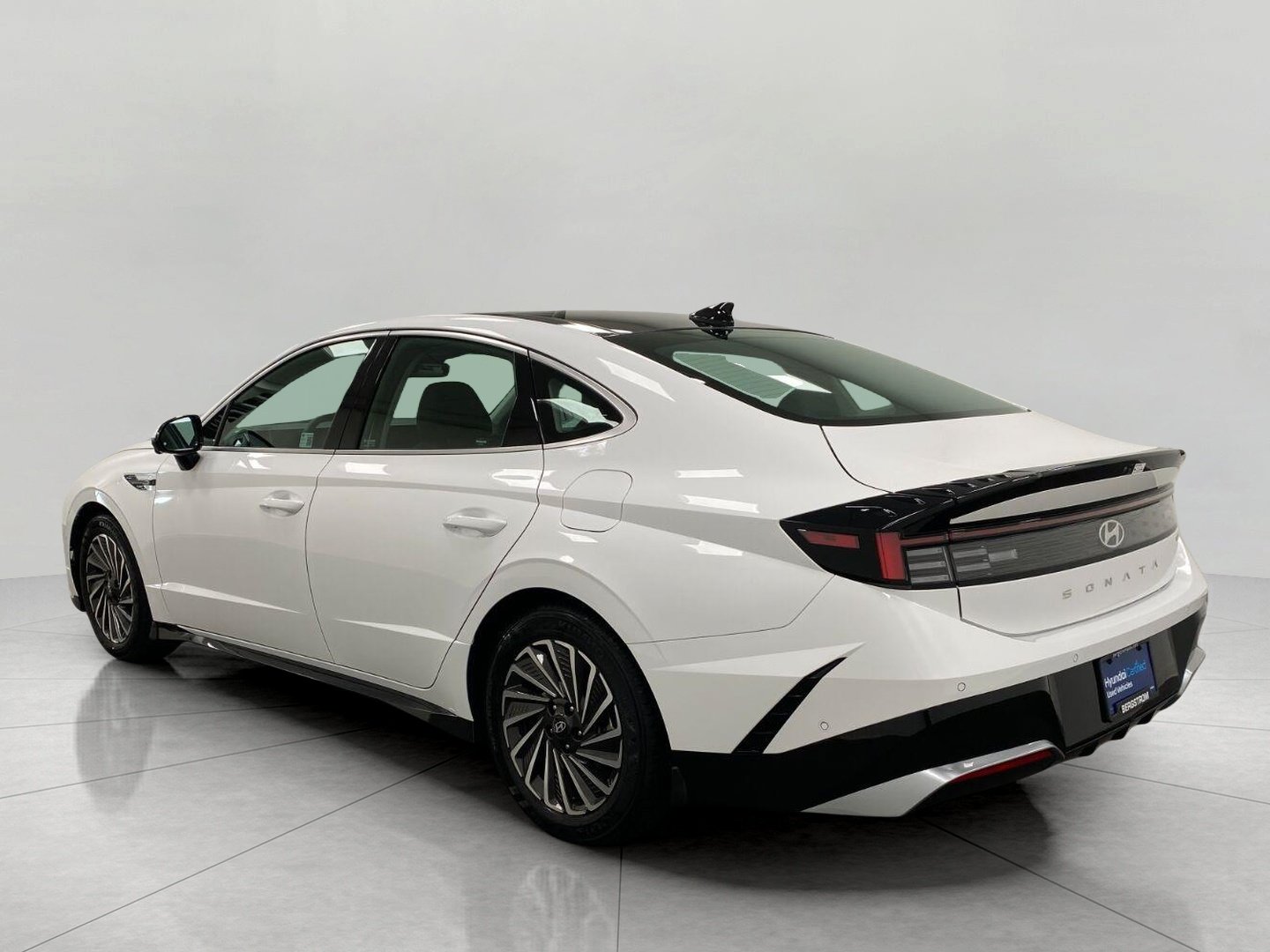 Certified 2025 Hyundai Sonata Limited FWD image 7