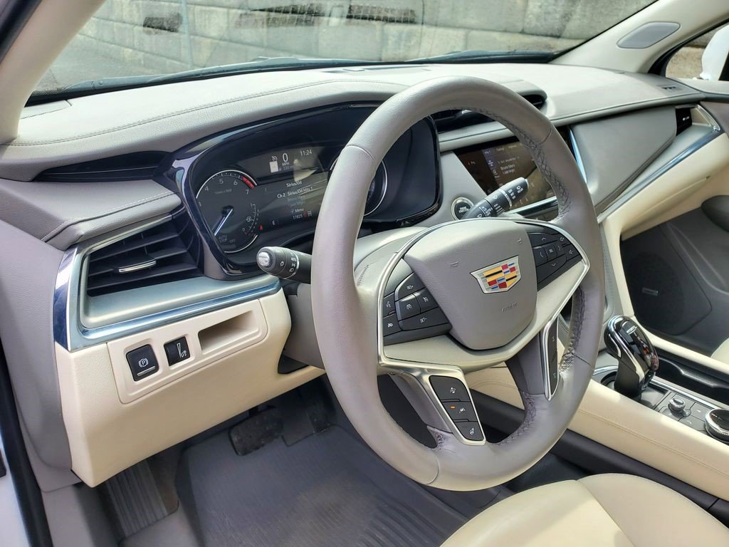 Certified 2023 Cadillac XT5 Premium Luxury w/ LPO, Floor Liner Package AWD/4WD image 16