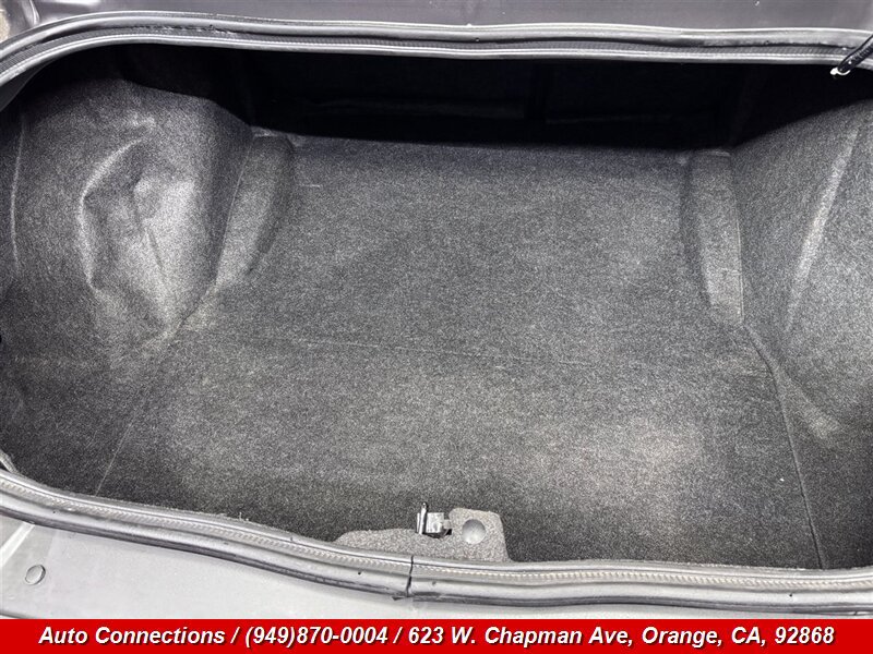 Used 2013 Dodge Challenger SXT RWD image 22