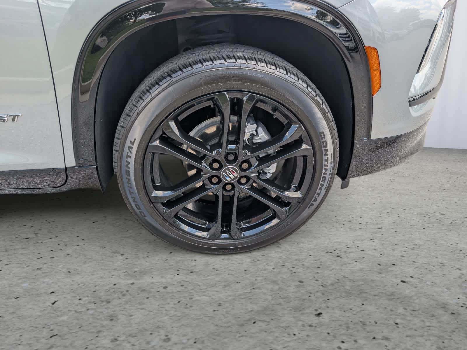 Certified 2026 Buick Enclave Sport Touring w/ Power Package AWD/4WD image 9