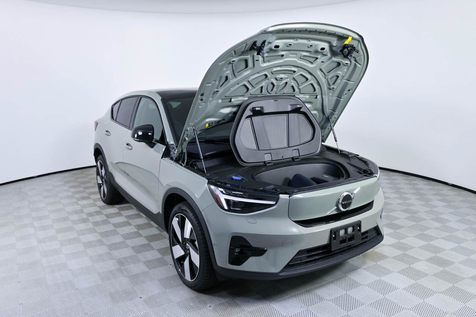 Certified 2023 Volvo C40 P8 Recharge Ultimate w/ Protection Package Premier AWD/4WD image 33