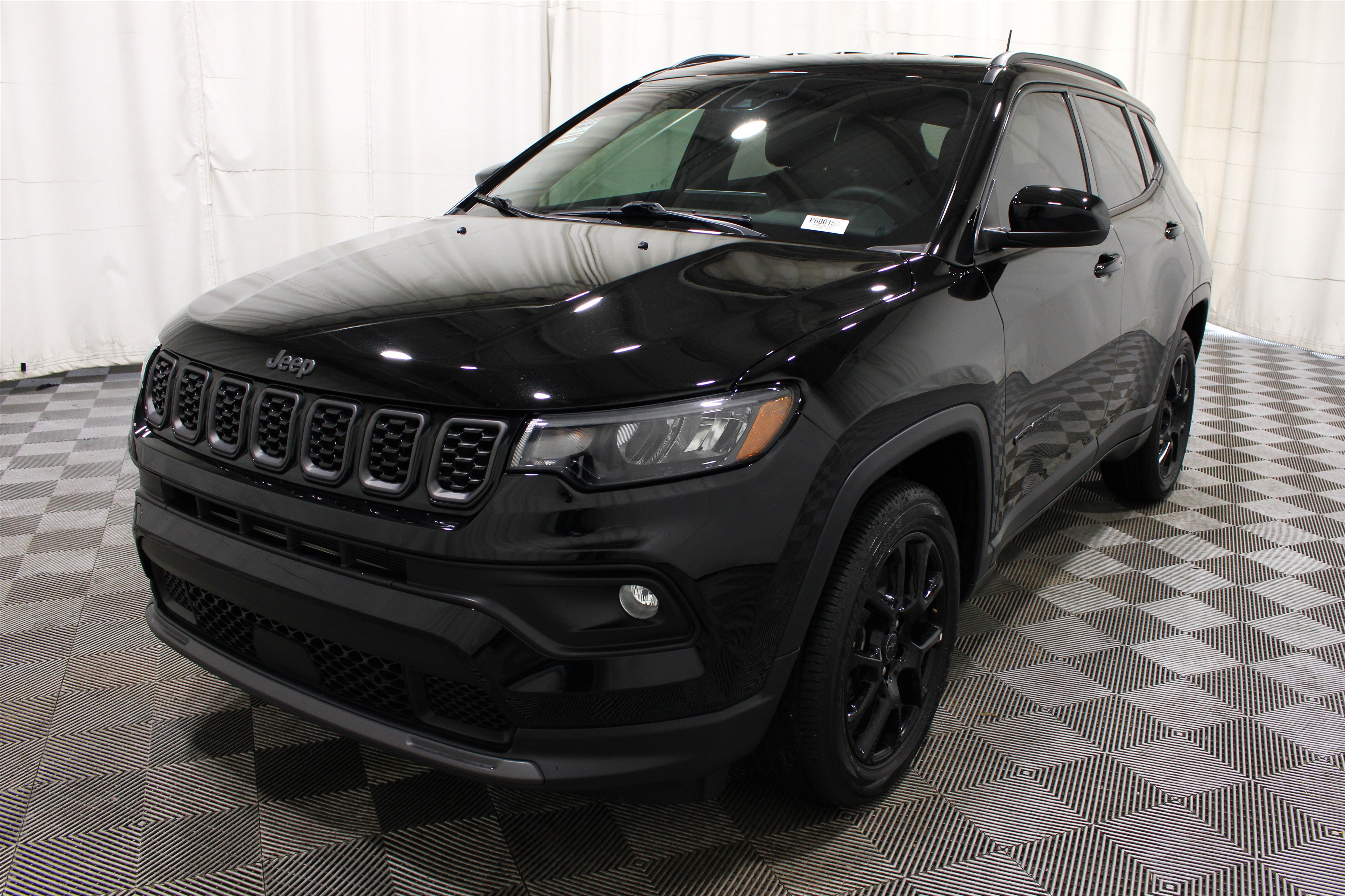 Used 2025 Jeep Compass Latitude w/ Altitude Special Edition AWD/4WD image 32