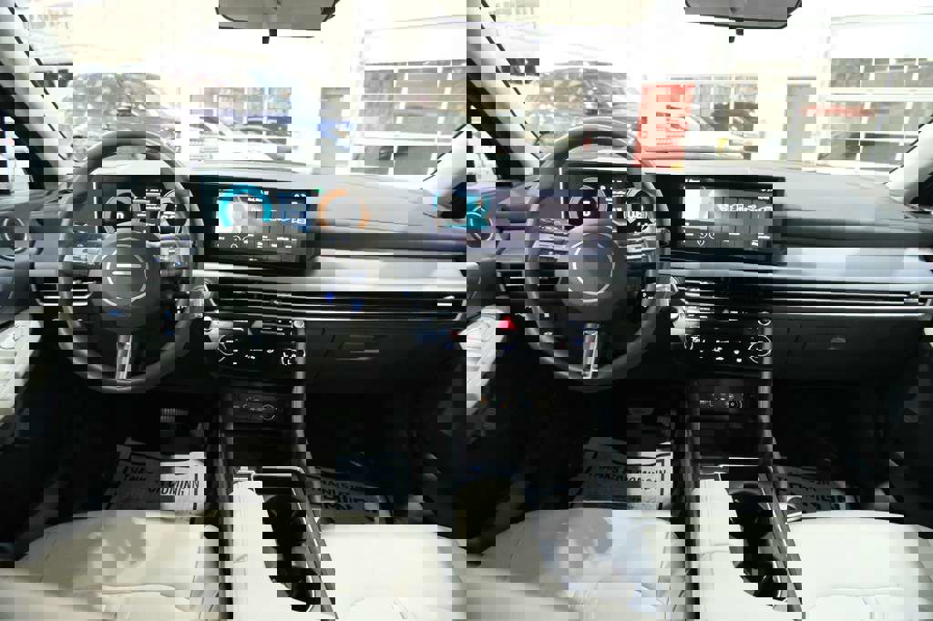 Used 2024 Hyundai Sonata SEL image 25