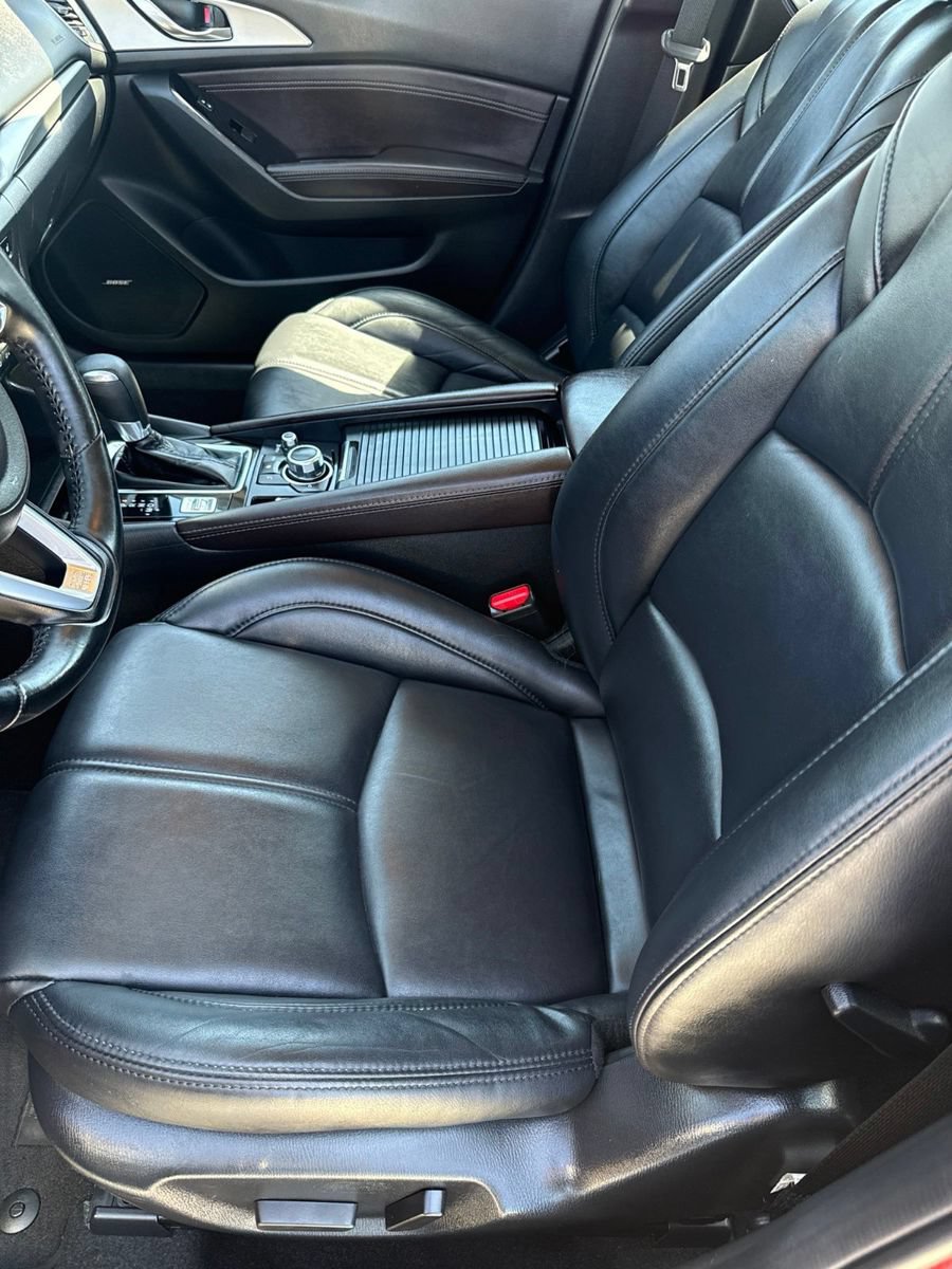 Used 2018 MAZDA MAZDA3 Touring FWD image 14