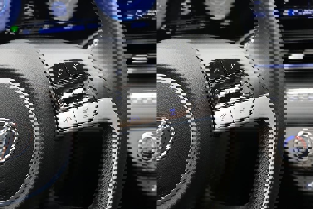 Used 2023 Hyundai Elantra Limited image 20