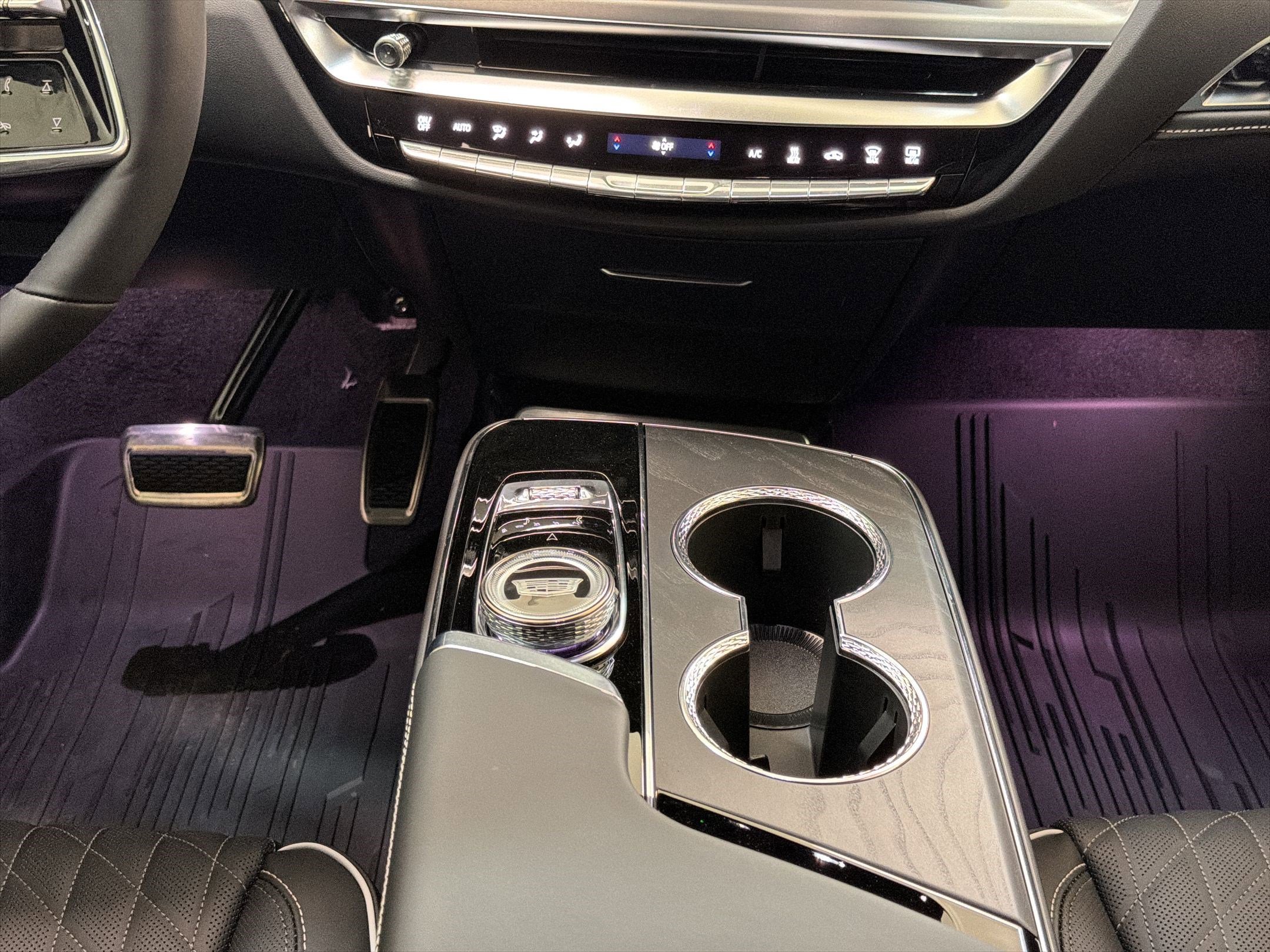 New 2026 Cadillac Lyriq V w/ LPO, Floor Liner Package AWD/4WD image 25