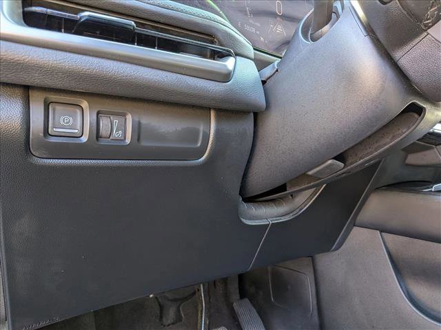 Used 2024 Cadillac XT4 Premium Luxury image 16