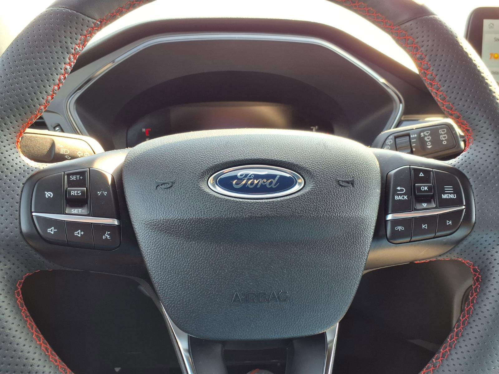 Certified 2023 Ford Escape ST-Line AWD/4WD image 25