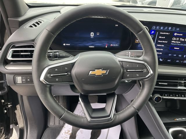 Used 2025 Chevrolet Traverse LT w/ Driver Confidence Package FWD image 14