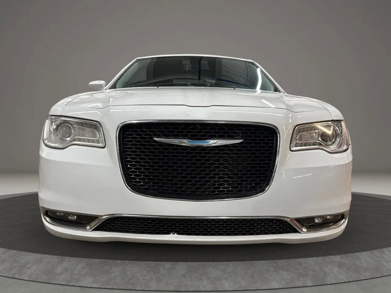 Used 2017 Chrysler 300 Limited w/ Value Package AWD/4WD image 3