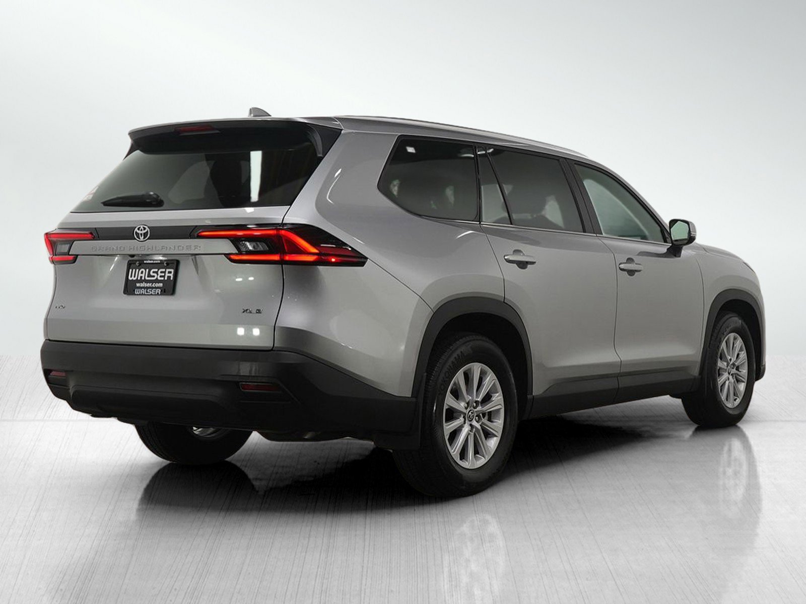 Used 2025 Toyota Grand Highlander XLE image 5