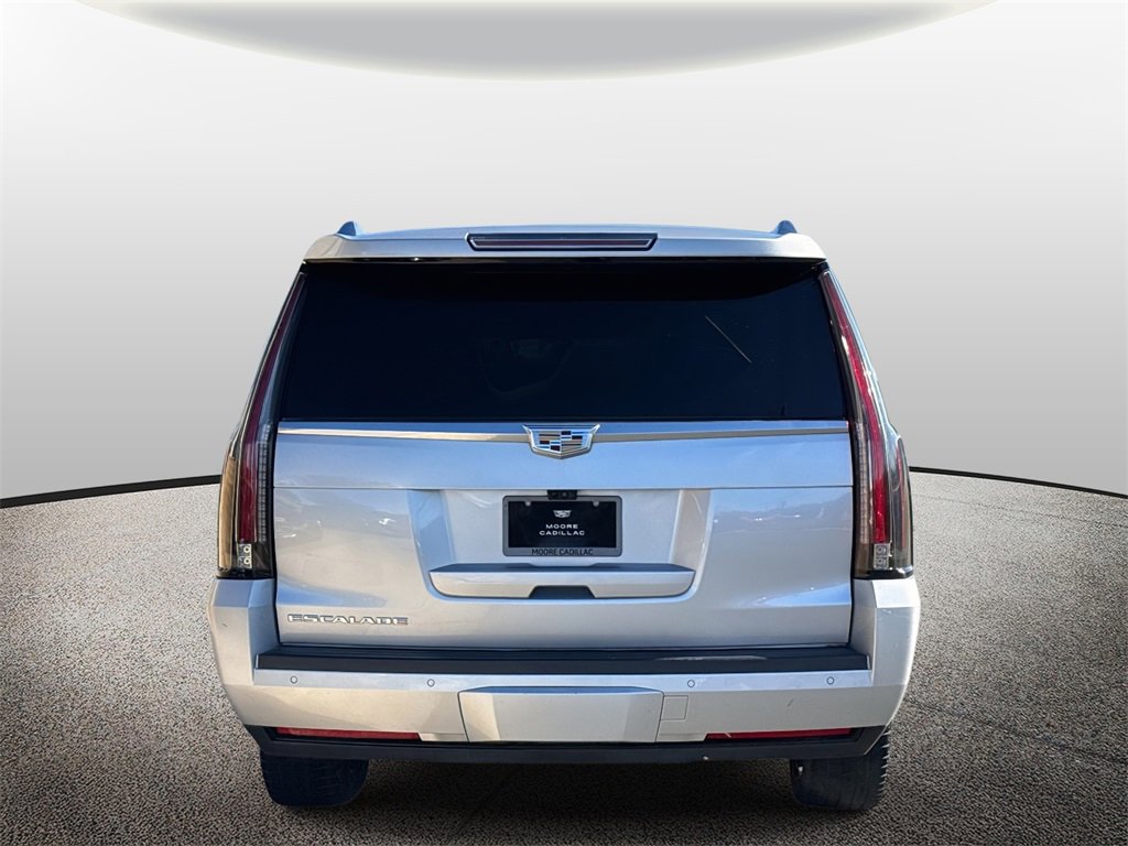 Used 2018 Cadillac Escalade ESV Premium Luxury image 4