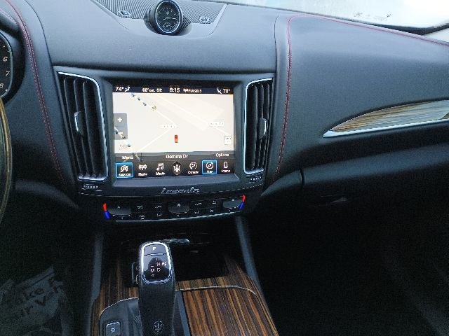 Used 2020 Maserati Levante GranLusso AWD/4WD image 12