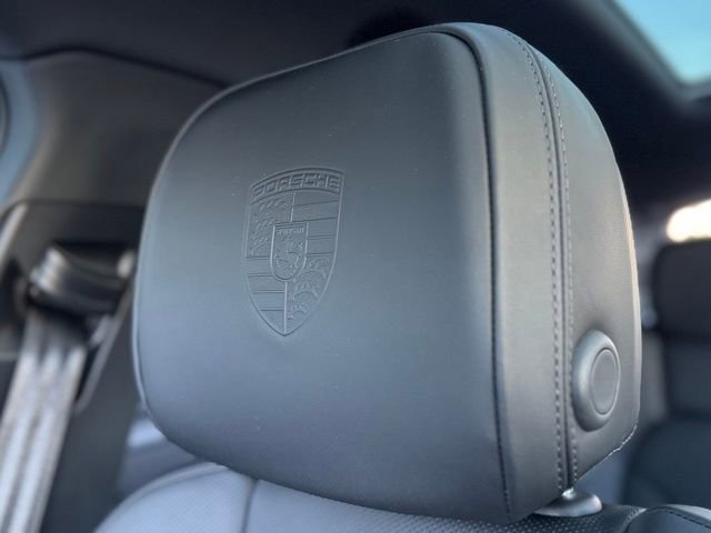 Certified 2025 Porsche Macan image 32