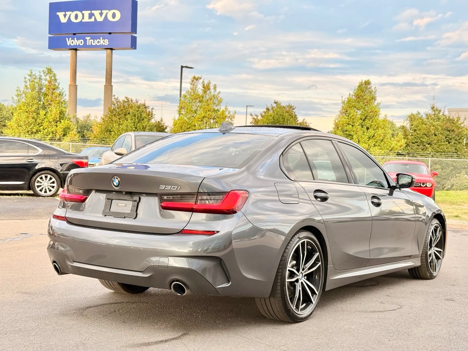 Used 2020 BMW 330i Sedan w/ M Sport Package RWD image 12
