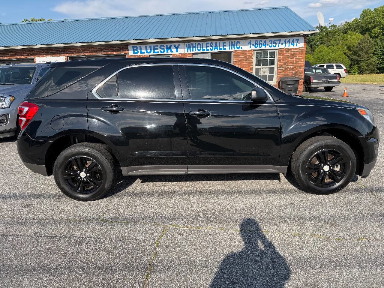 Used 2017 Chevrolet Equinox LS FWD image 1