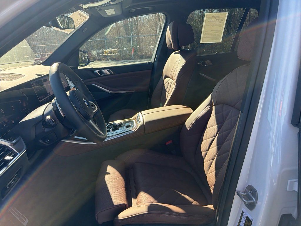 Used 2026 BMW X5 sDrive40i w/ M Sport Package image 11