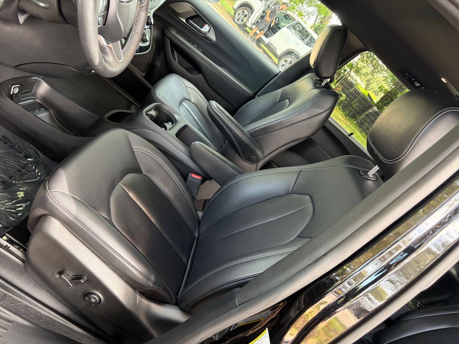 Used 2025 Chrysler Pacifica Select FWD image 38