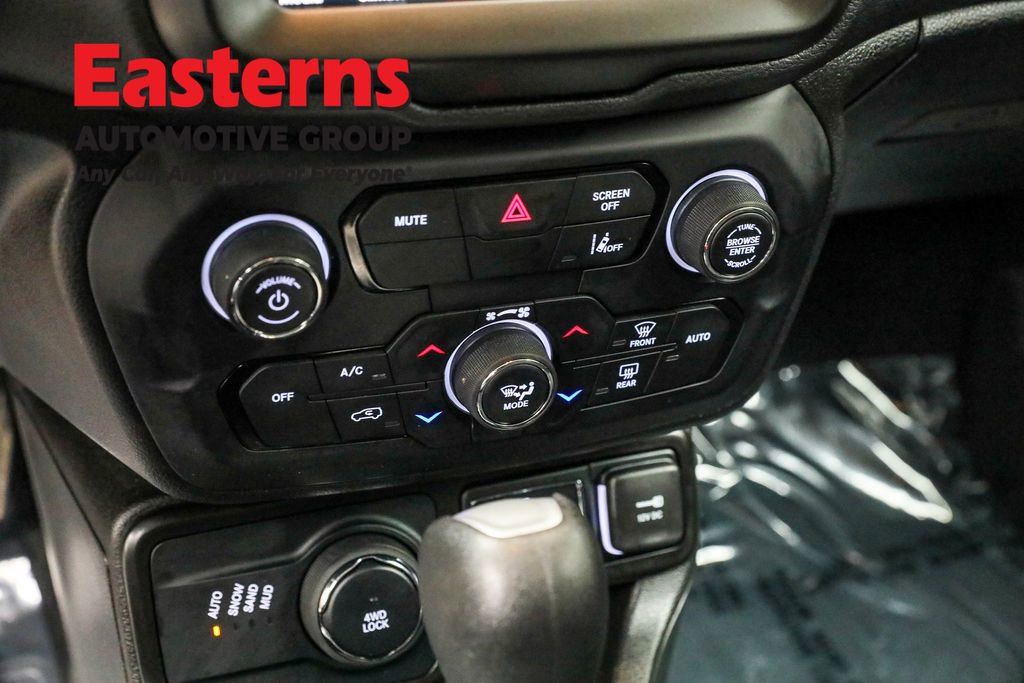 Used 2023 Jeep Renegade Latitude image 20