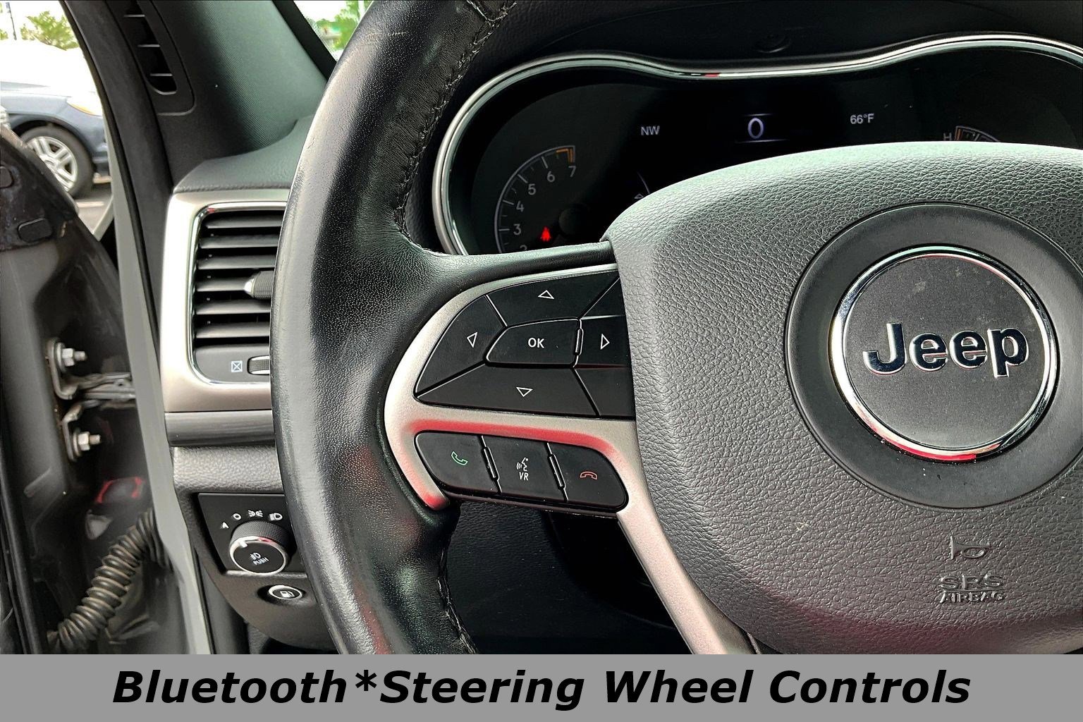 Used 2019 Jeep Grand Cherokee Altitude AWD/4WD image 11