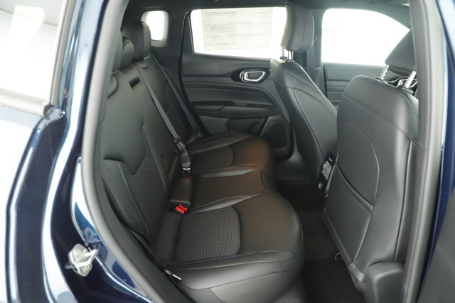 New 2026 Jeep Compass Latitude image 8