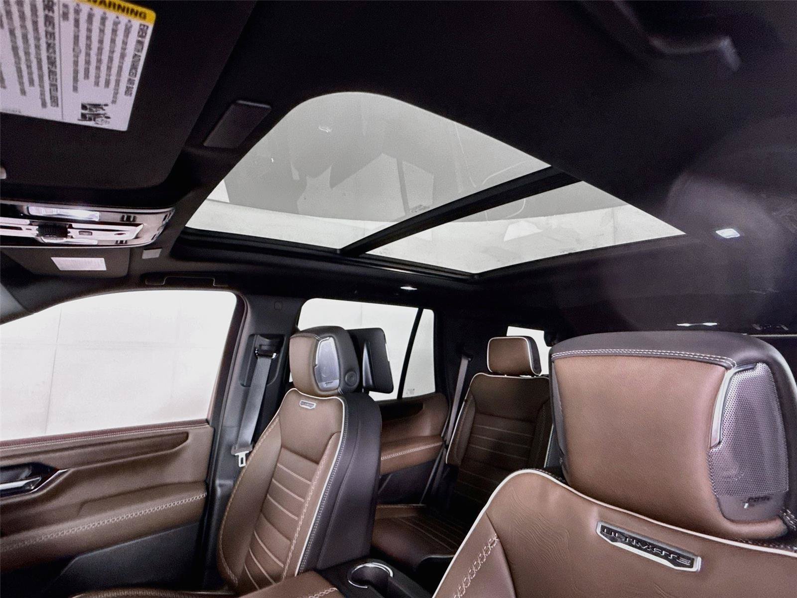 New 2026 GMC Yukon Denali Ultimate w/ LPO, Floor Liner Package AWD/4WD image 17