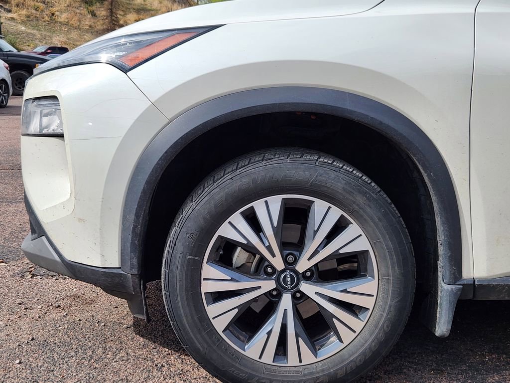 Used 2022 Nissan Rogue SV image 13