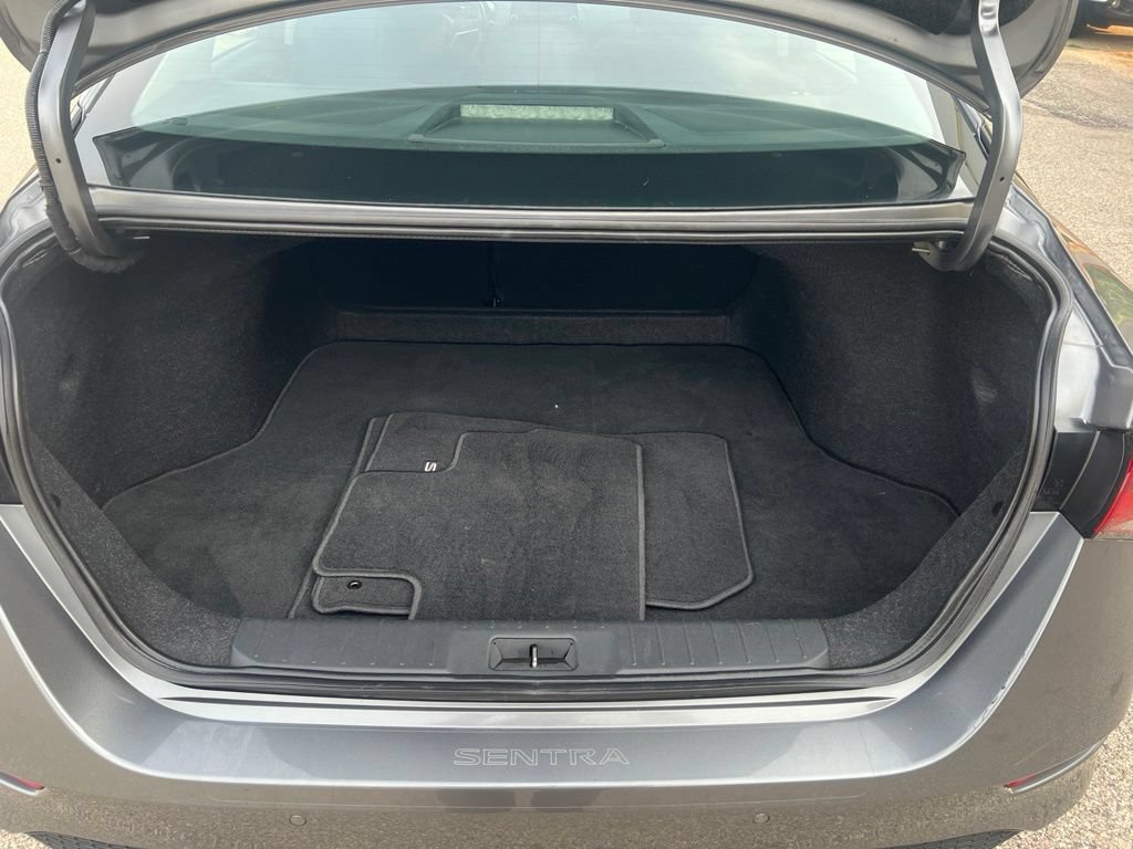 Certified 2022 Nissan Sentra SV FWD image 11