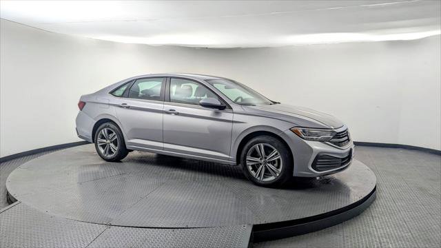 Used 2024 Volkswagen Jetta SE FWD image 9