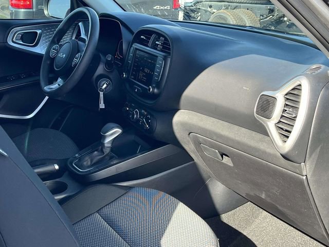 Used 2023 Kia Soul LX w/ LX Technology Package image 23