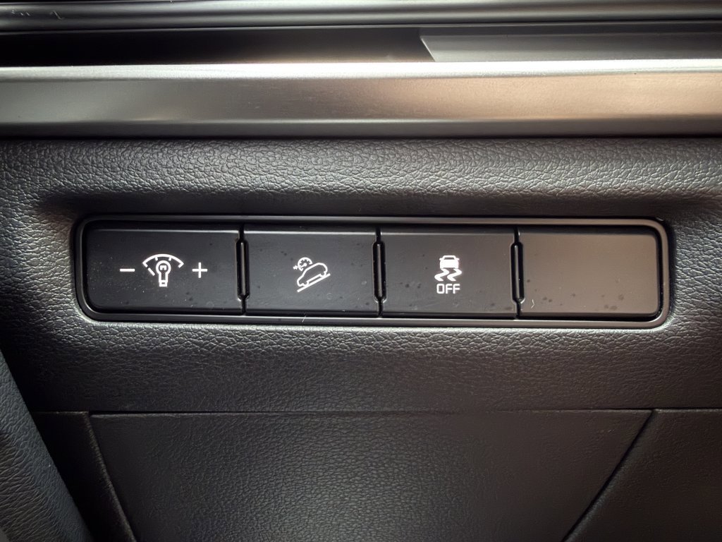 Used 2024 Kia Telluride LX image 28