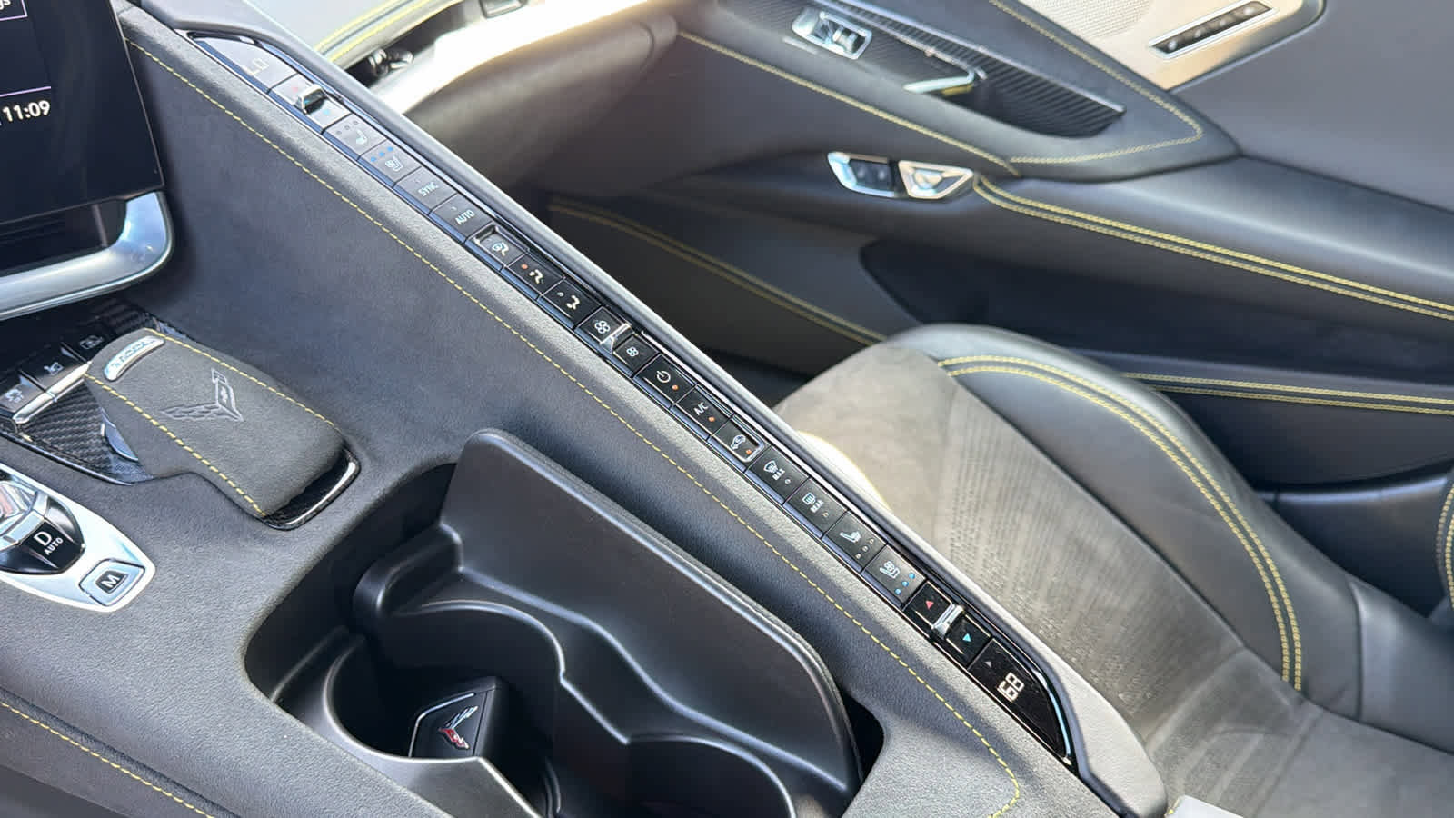 Used 2021 Chevrolet Corvette Stingray Premium Cpe w/ Z51 Performance Package RWD image 14