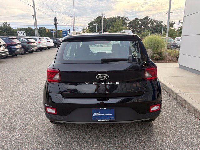 Used 2026 Hyundai Venue SEL FWD image 6
