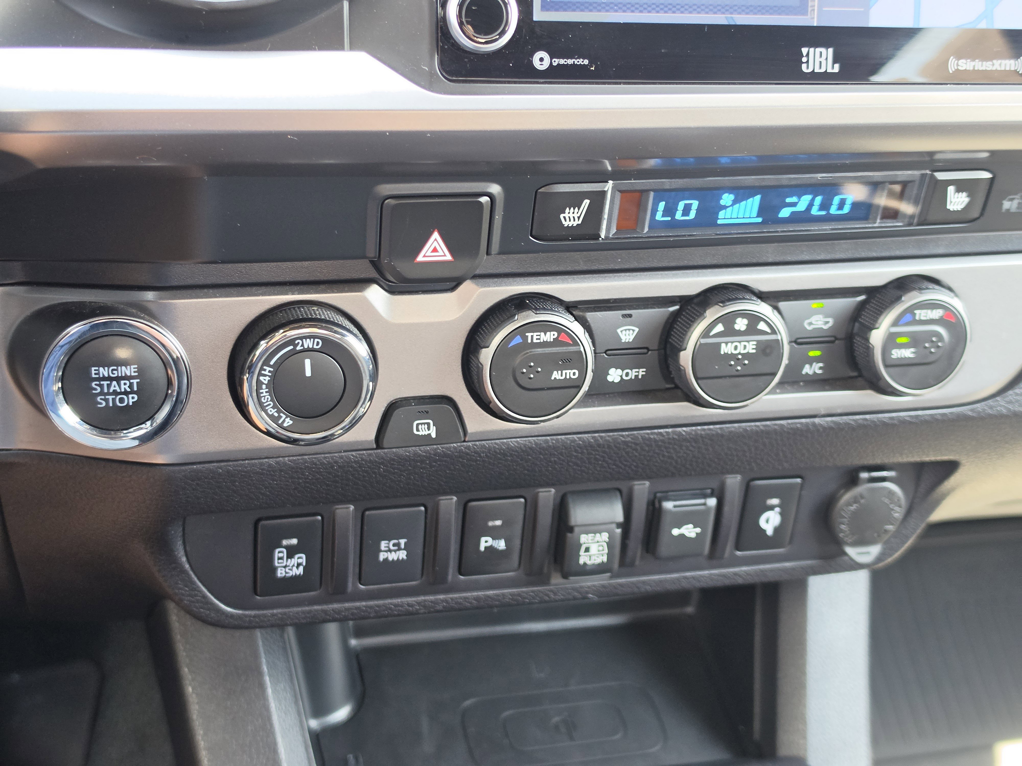 Certified 2022 Toyota Tacoma Limited AWD/4WD image 21