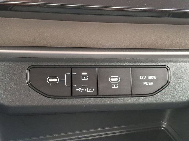 Used 2025 Kia Carnival image 26