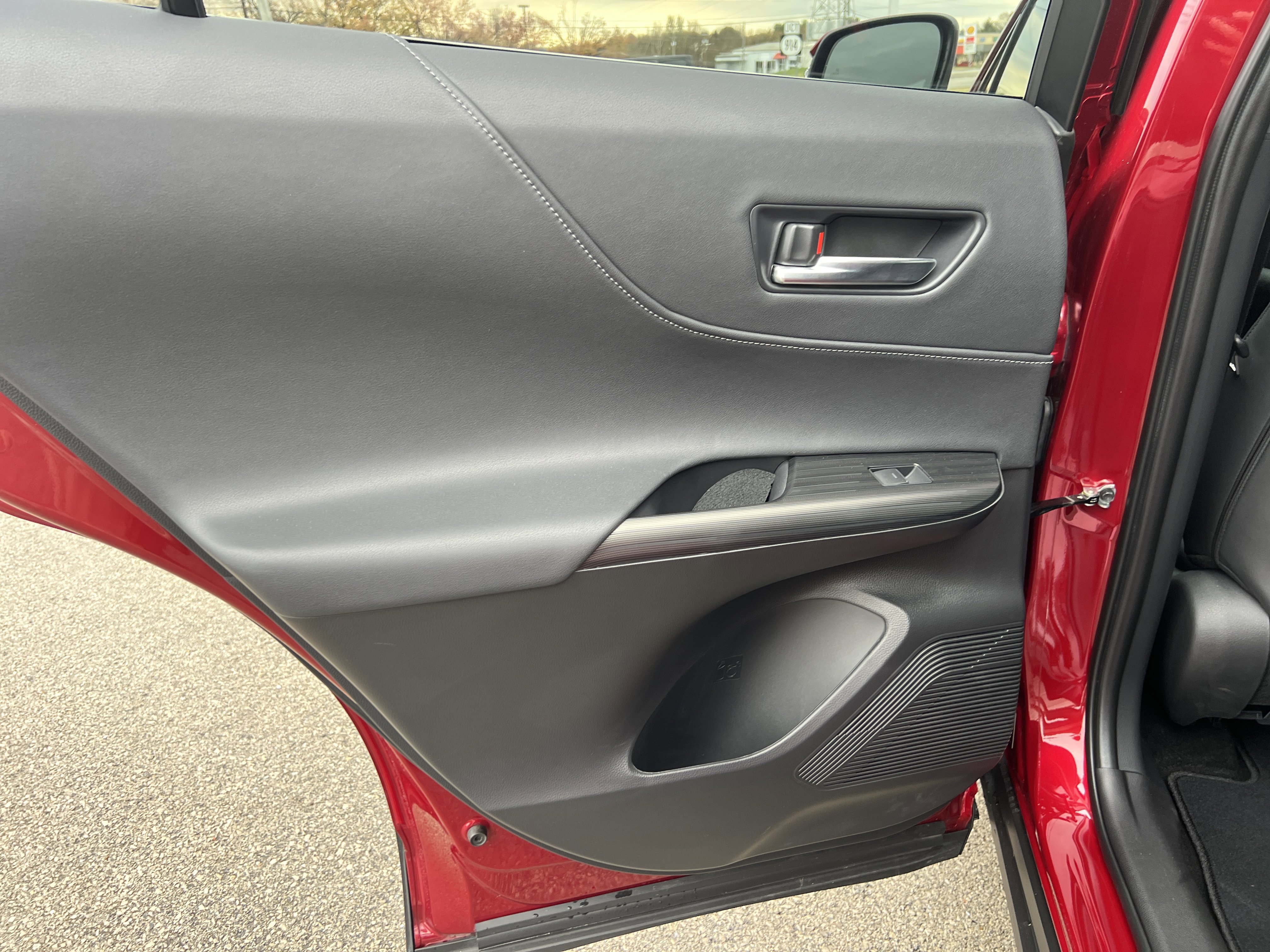 Certified 2024 Toyota Venza XLE image 23