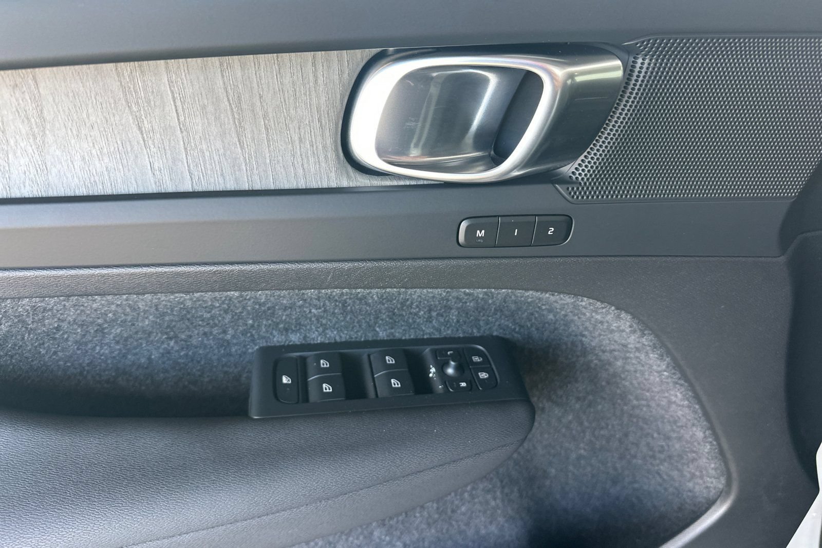Certified 2023 Volvo XC40 B4 Plus FWD image 15
