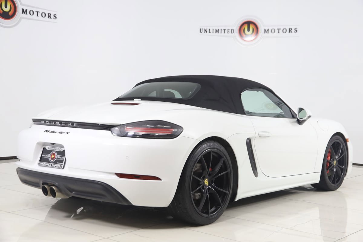Used 2017 Porsche 718 Boxster S RWD image 3