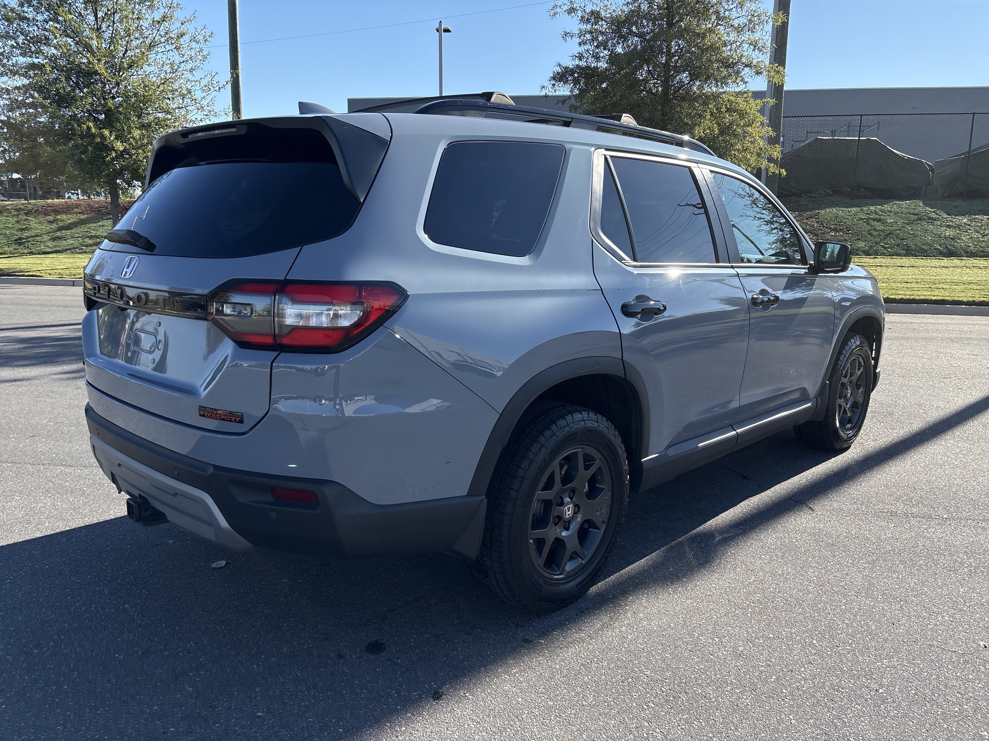 Used 2025 Honda Pilot TrailSport image 9