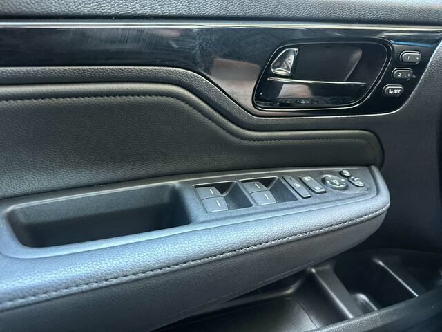 Used 2025 Honda Odyssey Elite image 13