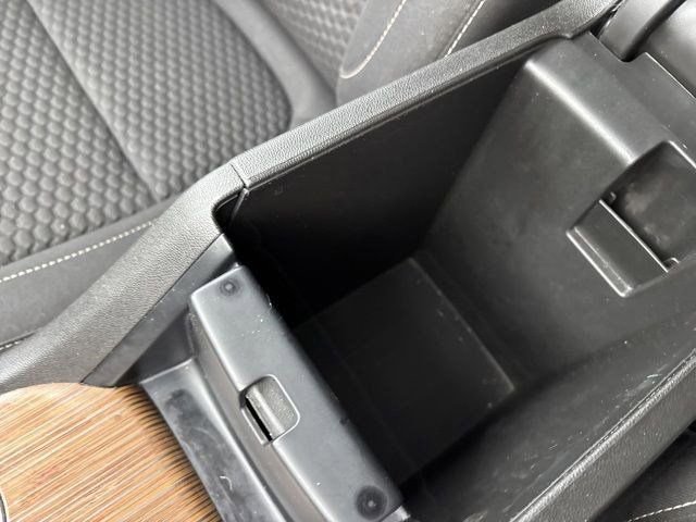 Used 2019 GMC Acadia SLE image 27