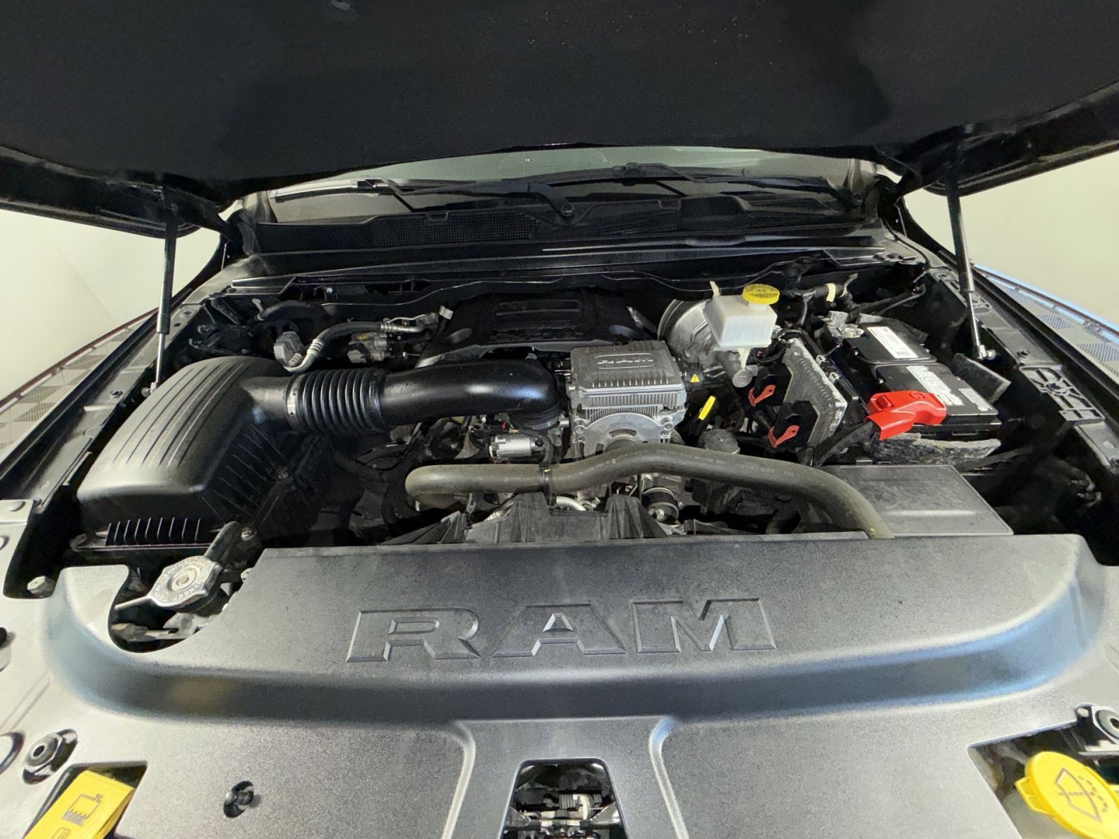 Used 2020 RAM 1500 Laramie image 29