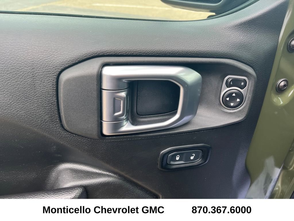 Used 2023 Jeep Gladiator Mojave w/ Cold Weather Group AWD/4WD image 11