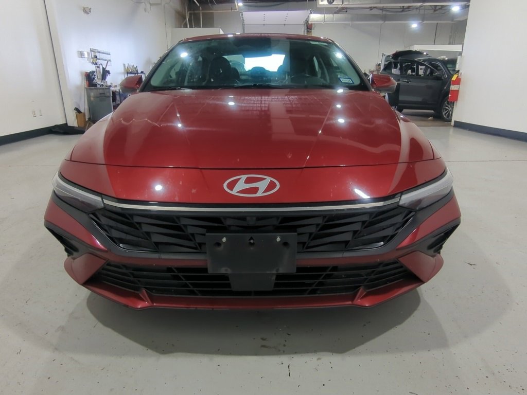 Used 2024 Hyundai Elantra Limited image 3