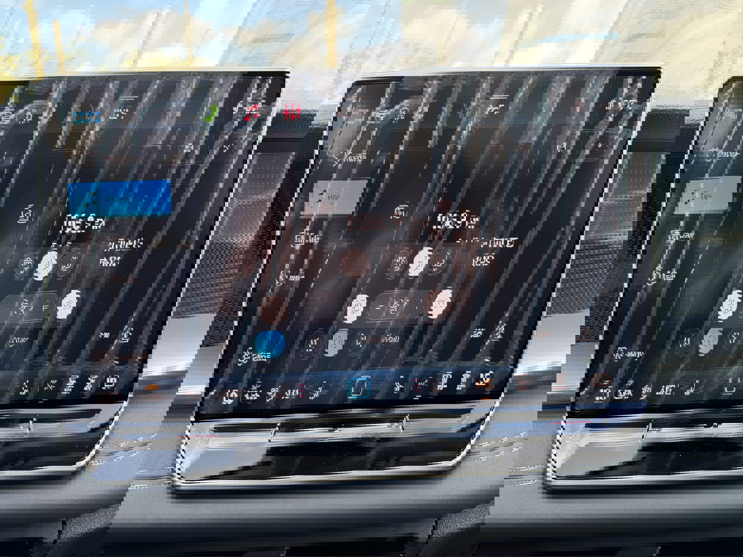 New 2026 Volkswagen Tiguan SE image 19