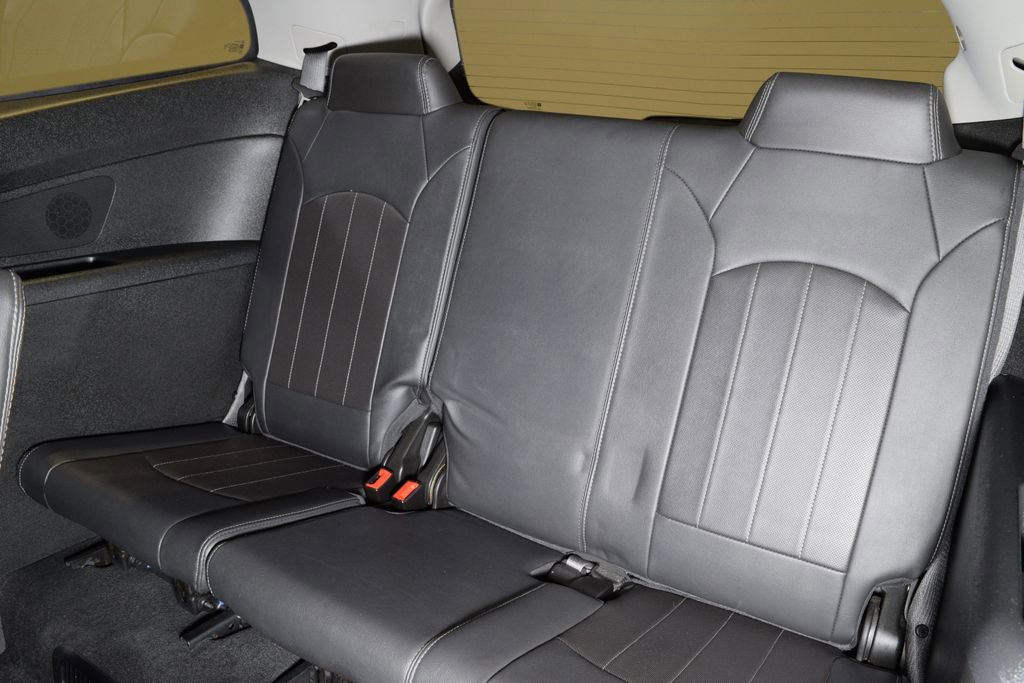 Used 2017 Chevrolet Traverse Premier image 29