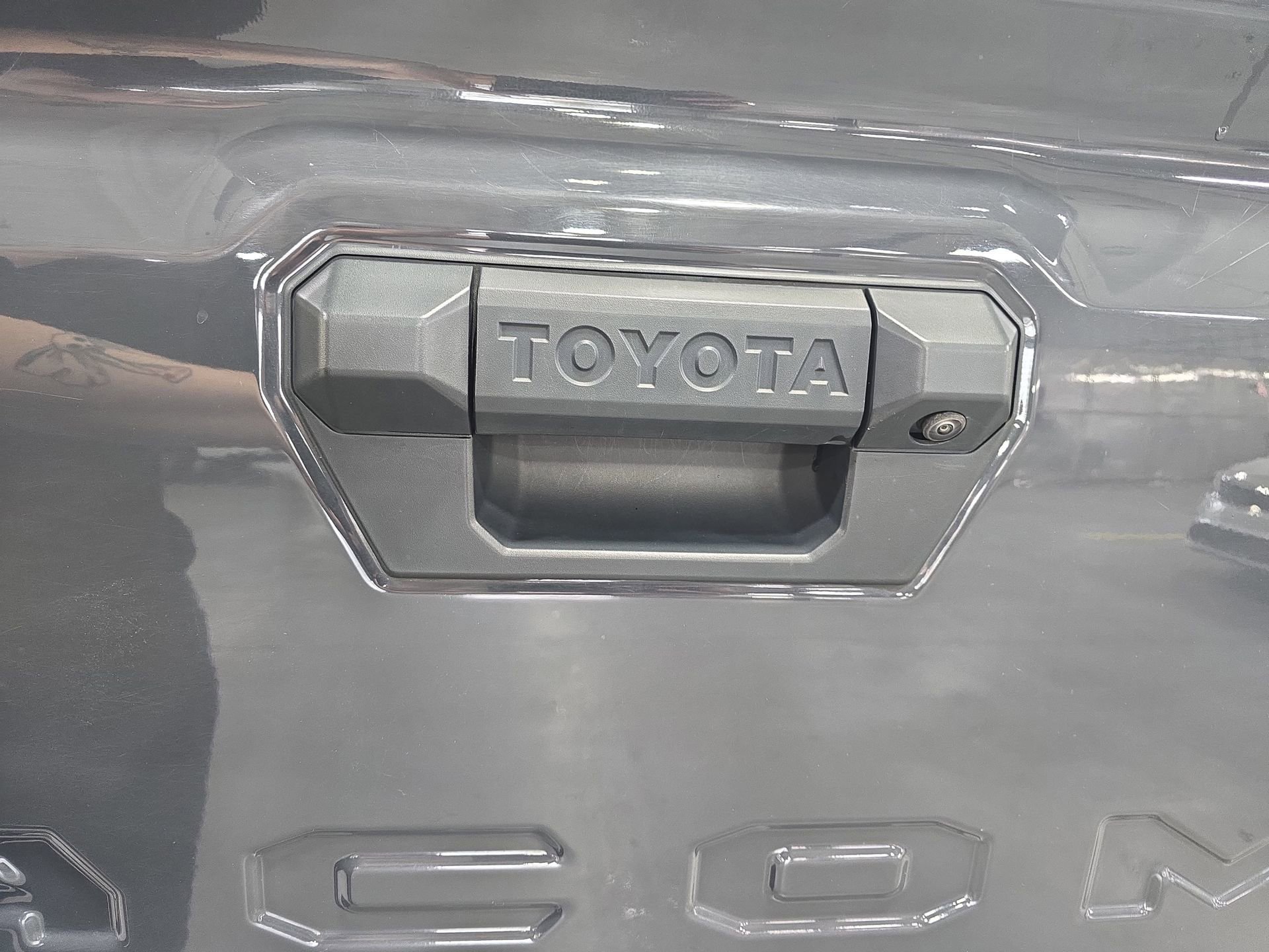 Used 2024 Toyota Tacoma TRD Off-Road image 13