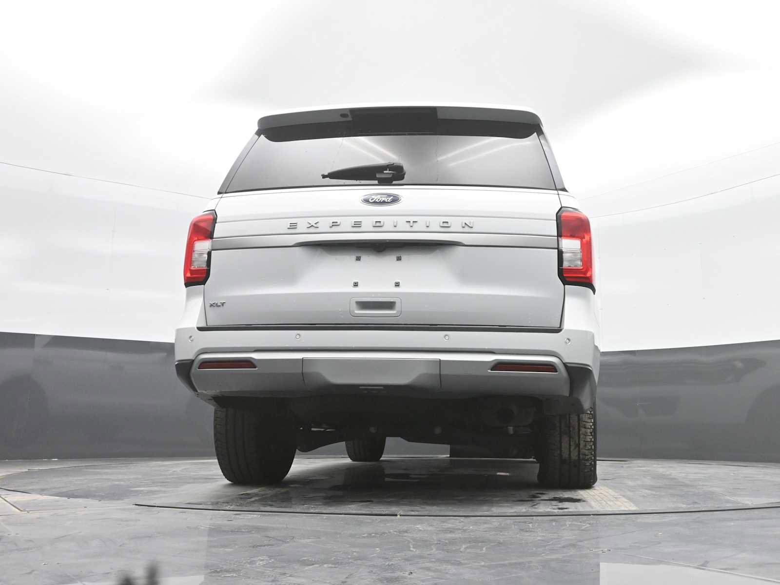 Used 2024 Ford Expedition XLT image 35