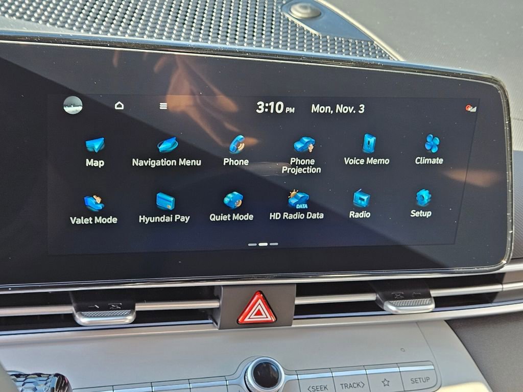 New 2025 Hyundai Elantra Limited image 22